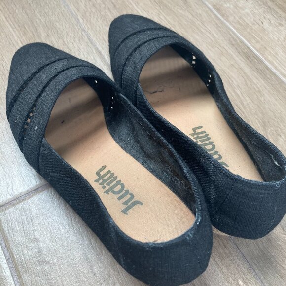 Low-Wedge Canvas Shoe - Picture 5 of 6